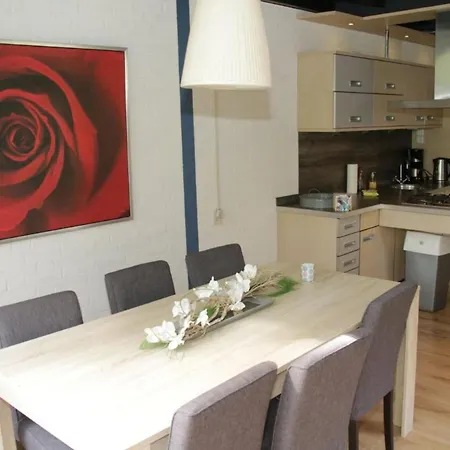 Attractive On A Car-free Park Holiday home Stramproy